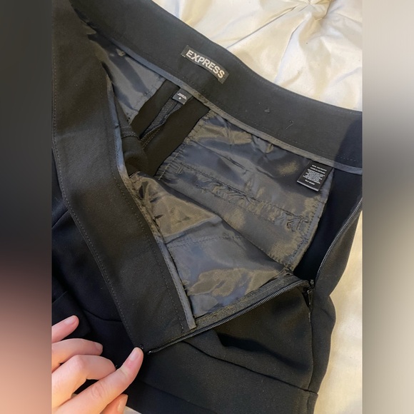 Express - black, cuffed dress shorts with pockets - Picture 4 of 4